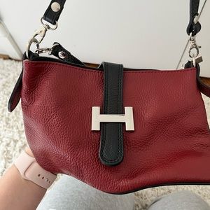 Cute burgundy purse with two adjustable strap options ❤️🤎
